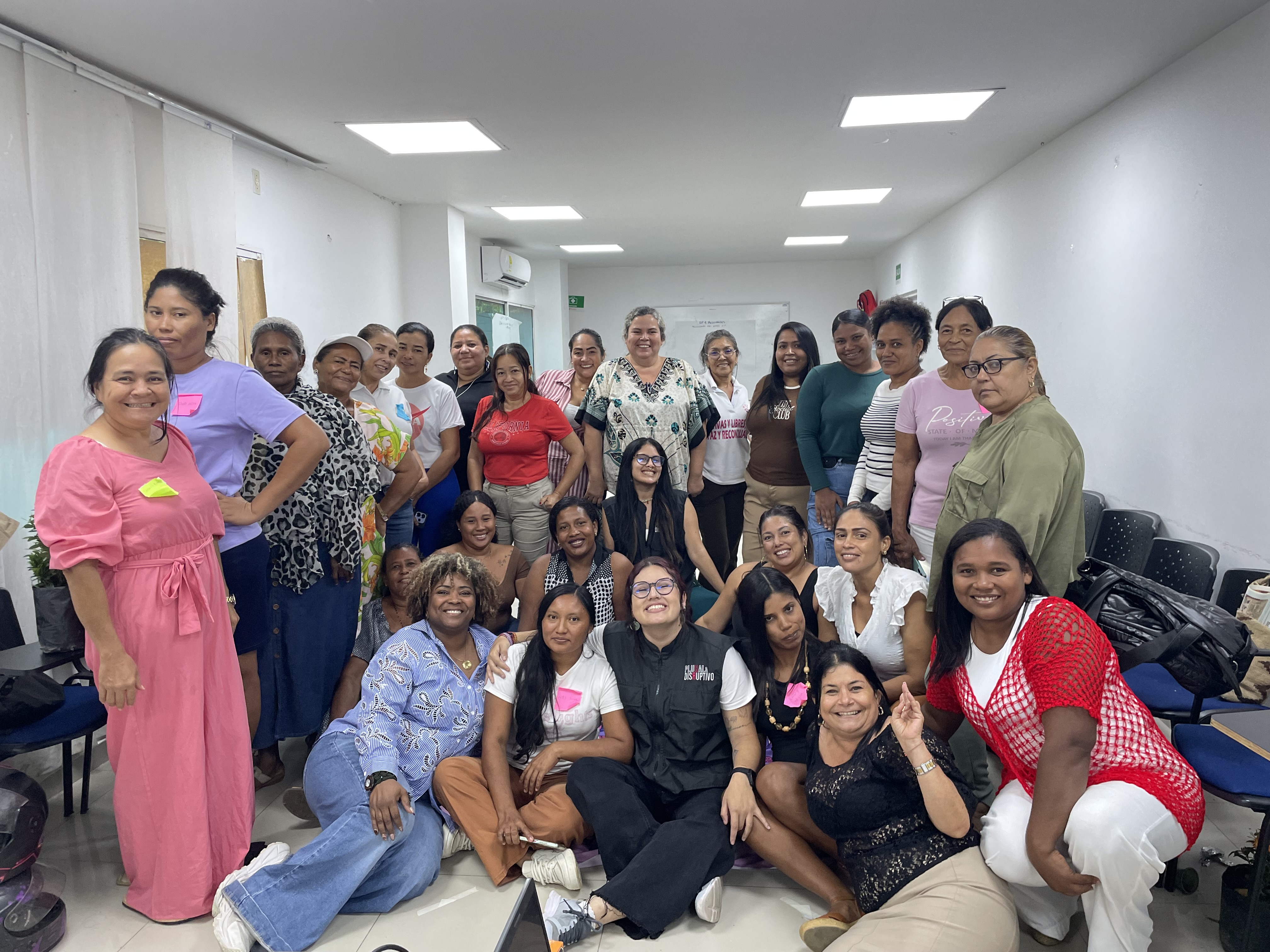 Integrantes de Plural & Disruptivo reunidas